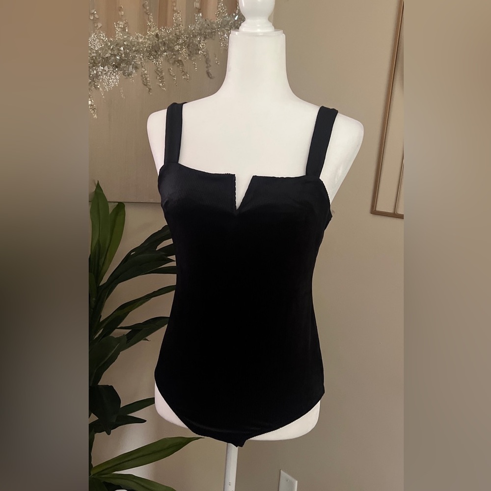 Black Velvet V neck Bodysuit Size Large - Picture 1 of 7